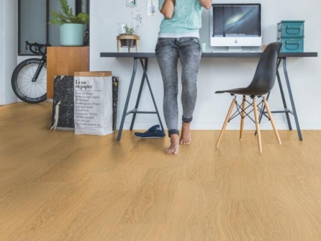 Vinyl Quickstep : BLOOM  AVMPU40098 - Chêne miel pur