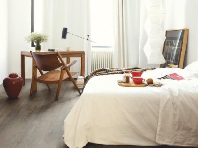 Stratifié Quickstep : IMPRESSIVE IM1849 - Chêne classique marron 