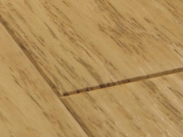 Stratifié Quickstep : IMPRESSIVE IM3106 - Chêne verni naturel
