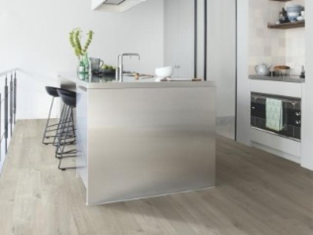 Stratifié Quickstep : IMPRESSIVE IM3558 - Chêne tendre gris