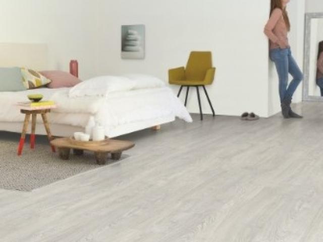 Stratifié Quickstep : IMPRESSIVE ULTRA  IMU3560 - Chêne gris classique patiné