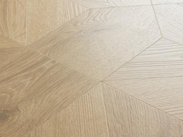 Stratifié Quickstep : IMPRESSIVE PATTERNS IPA4142 -  Chêne royal naturel 