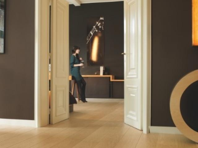 stratifié Quickstep : LARGO LPU1284 - Chêne verni naturel 