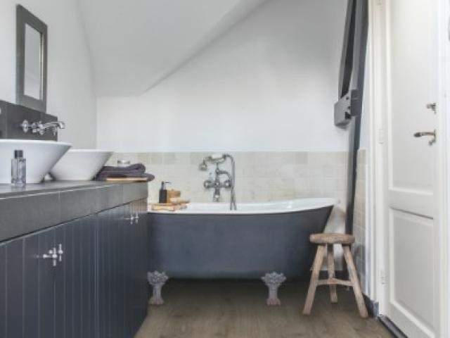 Stratifié Quickstep : MAJESTIC MJ3548 - Chêne des bois marron