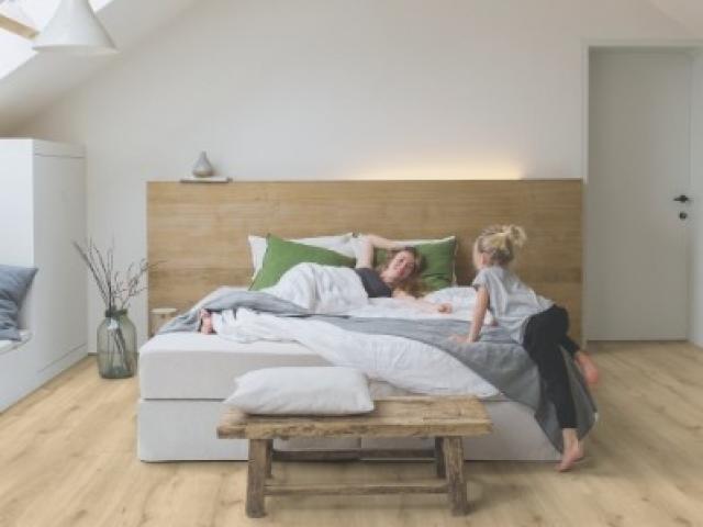Stratifié Quickstep : MAJESTIC MJ3550 - Chêne désert naturel clair