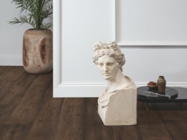 Stratifié Quickstep : CAPTURE SIG4756 - Chêne marron ciré