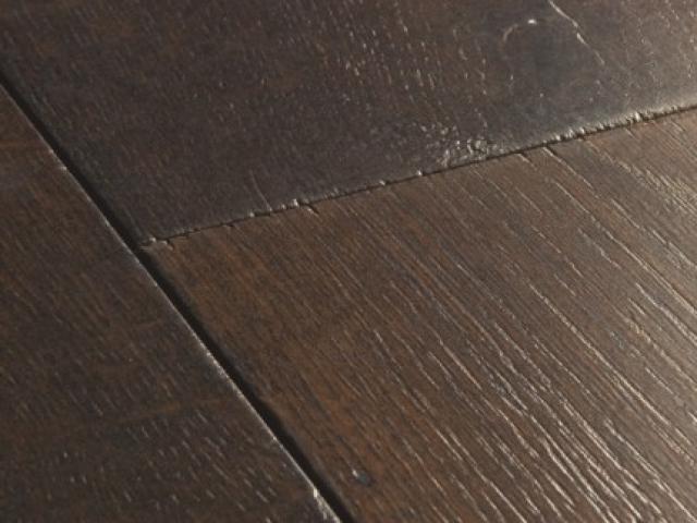 Stratifié Quickstep : CAPTURE SIG4756 - Chêne marron ciré