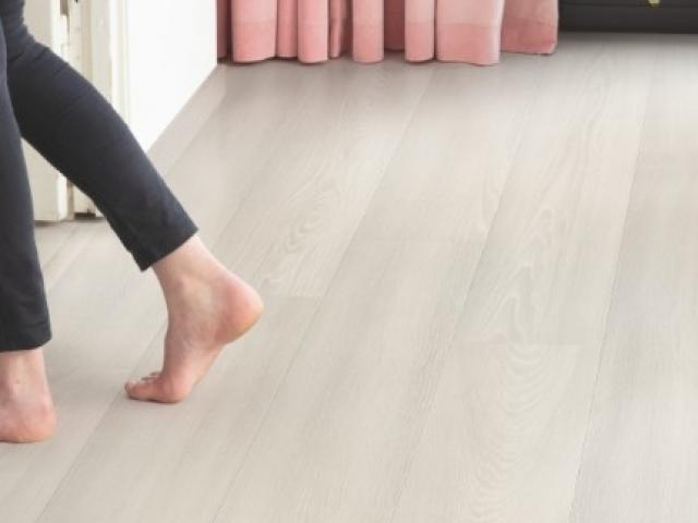 Stratifié Quickstep : CAPTURE SIG4757 - Chêne blanc premium