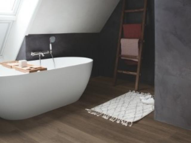 Stratifié Quickstep : CAPTURE SIG4766 - Chêne marron brossé 