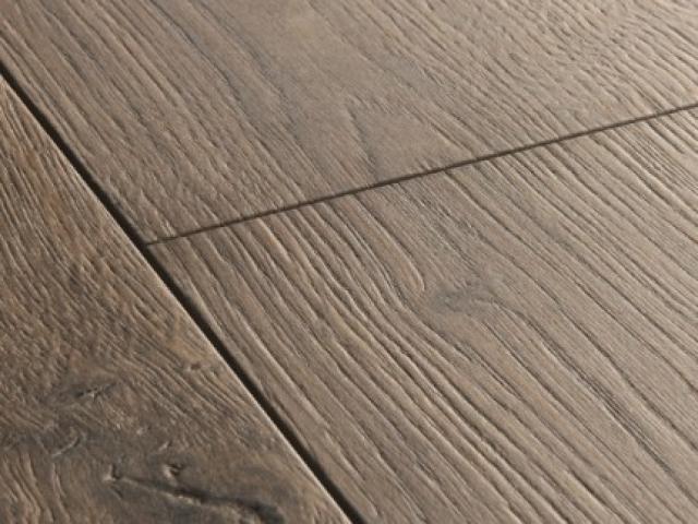 Stratifié Quickstep : CAPTURE SIG4766 - Chêne marron brossé 