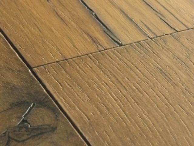 Stratifié Quickstep : CAPTURE SIG4767 - Chêne naturel gercé